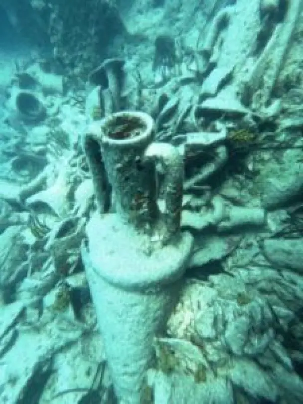  Біля Єгипту знайшли корабель віком 2300 років з безліччю артефактів (ФОТО) 2