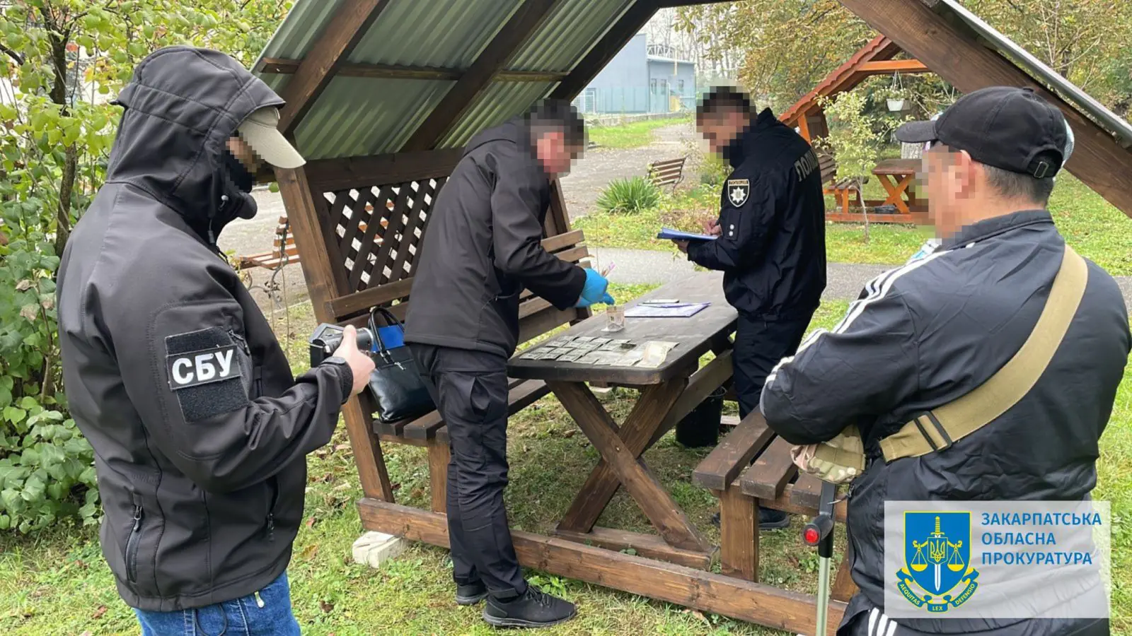  Підозра за хабарництво: на Закарпатті затримали голову приймальної комісії одного з ВНЗ 1