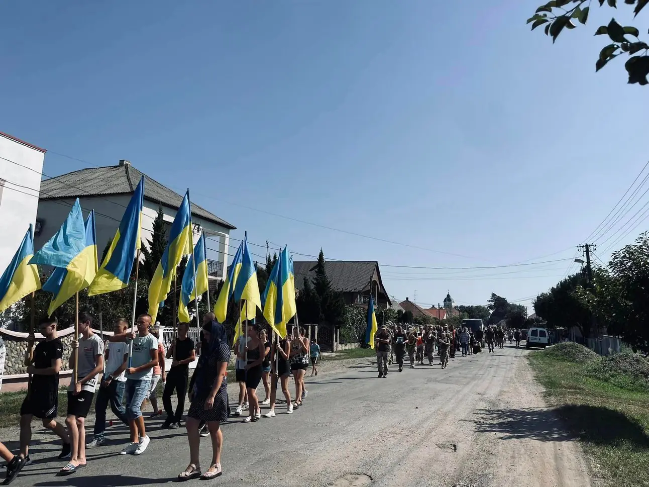  У Берегівському районі попрощалися загиблим Героєм Романом Марушкою 2