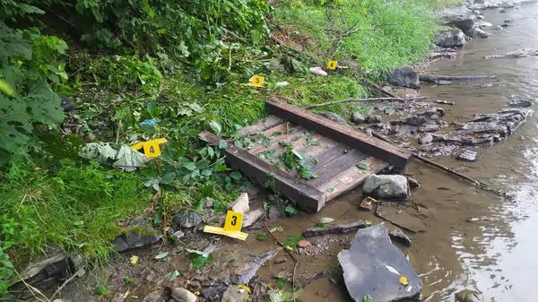  У поліції відкрили кримінальне провадження за фактом обвалу мосту на Рахівщині 1