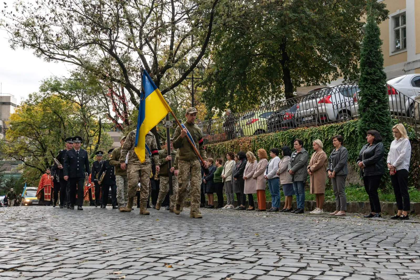 В Ужгороді сьогодні попрощалися із 34-річним солдатом Віталієм Куцаєвим. 2