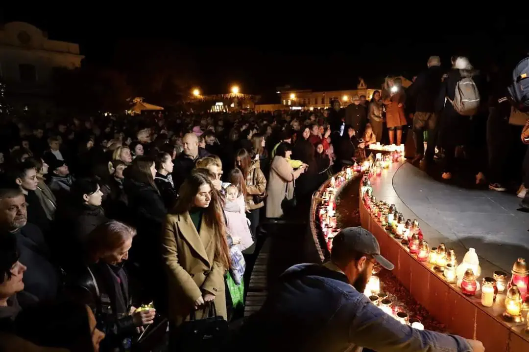  Сотні ужгородців вшанували пам'ять полеглих Героїв 128-ї Закарпатської бригади 4