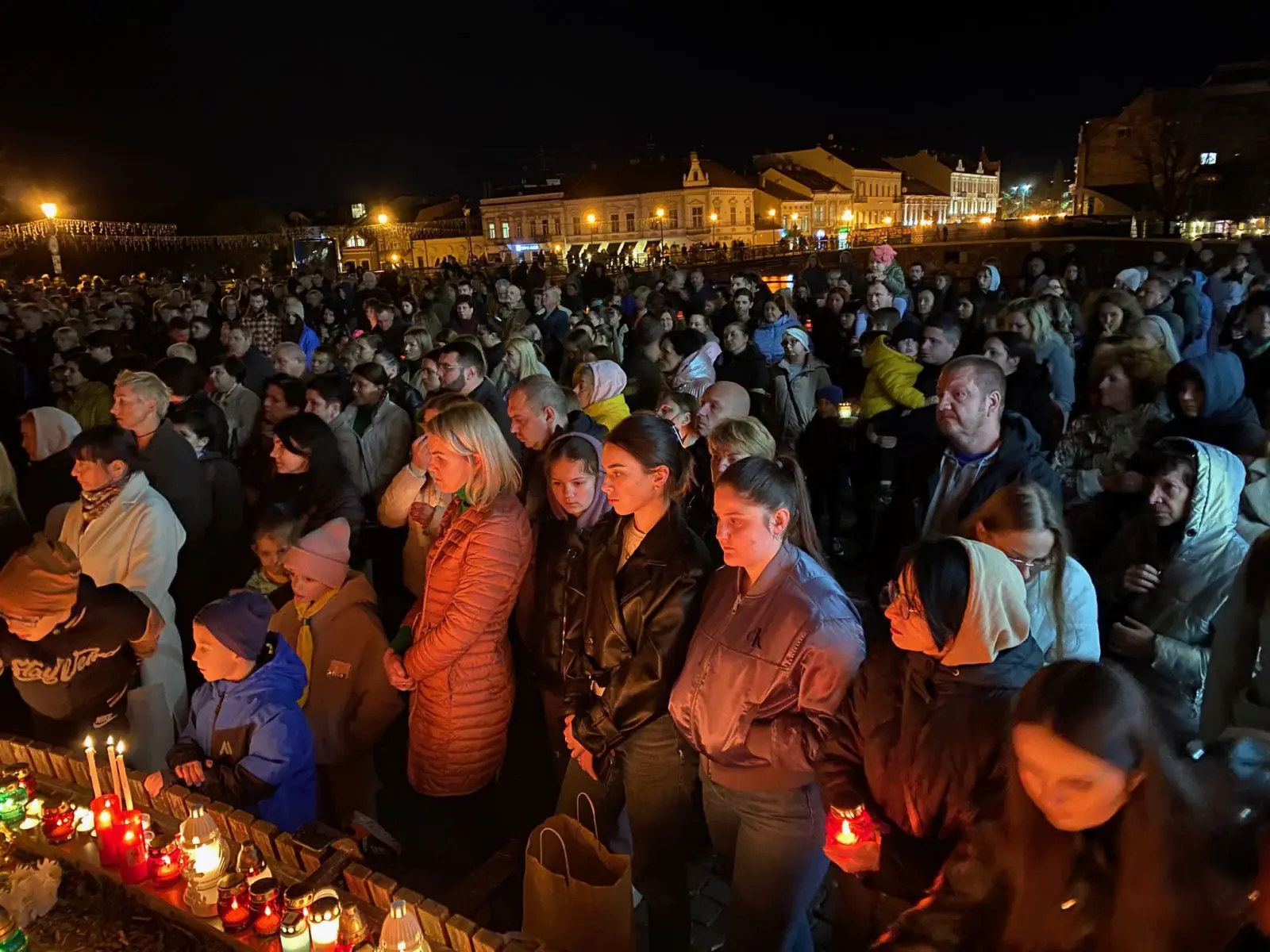  Сотні ужгородців вшанували пам'ять полеглих Героїв 128-ї Закарпатської бригади 2