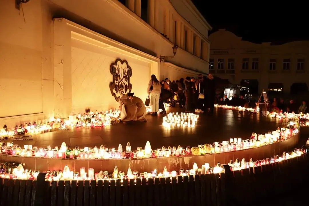  Сотні ужгородців вшанували пам'ять полеглих Героїв 128-ї Закарпатської бригади 5