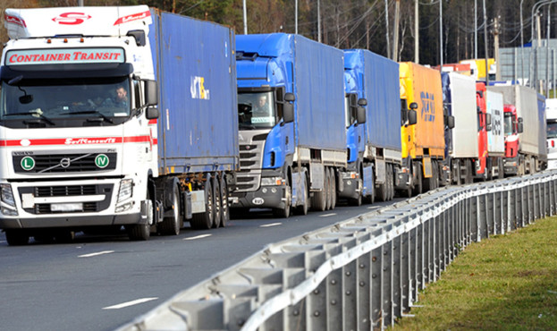  Словацькі перевізники лише блокуватимуть рух вантажівок, що рухаються на виїзд з України 0