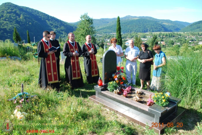 Обряд посвячення пам’ятника і панахида, 20 серпня 2011 року. Фото: Провінція Святого Миколая