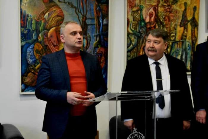 У Генеральному консульстві Угорщини в Ужгороді відкрили виставку Ловранта Бокотея