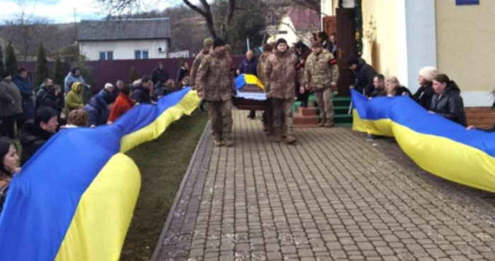 Закарпаття попрощалося із полеглим захисником Романом Качуром