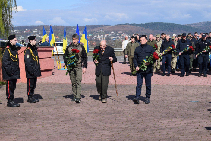 На Красному полі, що поблизу Хуста, вшанували 85-ту річницю проголошення Карпатської України.1