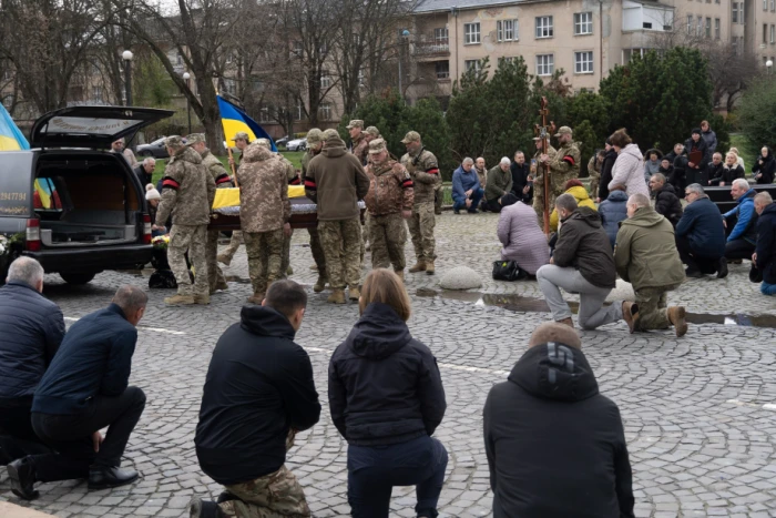 В Ужгороді попрощалися із загиблим на війні Олексієм Хотіним