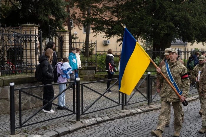 В Ужгороді попрощалися із загиблим на війні Олексієм Хотіним