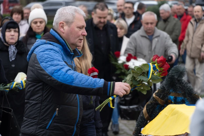 В Ужгороді попрощалися із загиблим на війні Олексієм Хотіним