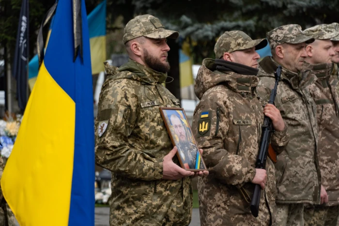 В Ужгороді попрощалися із загиблим на війні Олексієм Хотіним