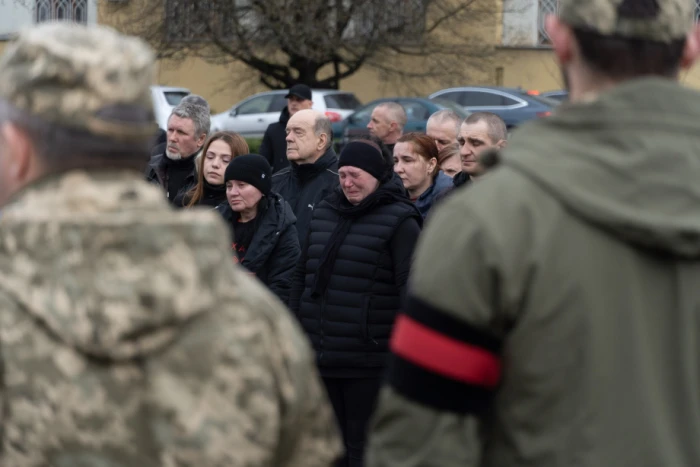 В Ужгороді попрощалися із загиблим на війні Олексієм Хотіним