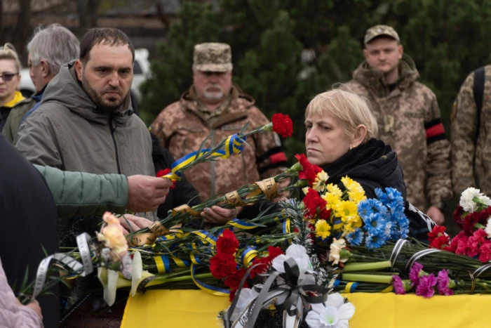 В Ужгороді попрощалися із загиблим на війні Олексієм Хотіним