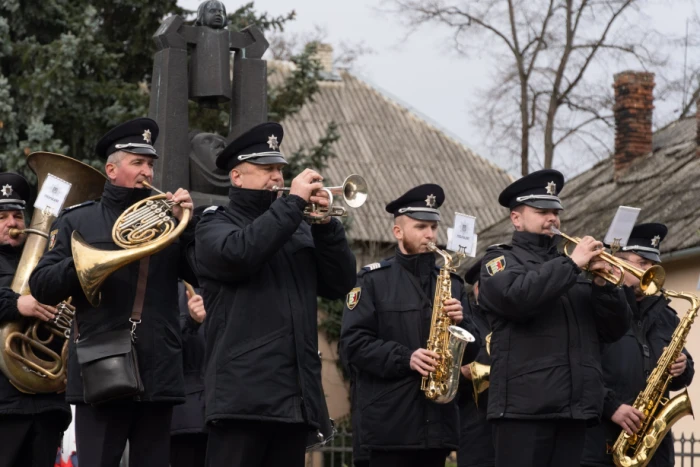 В Ужгороді попрощалися із загиблим на війні Олексієм Хотіним