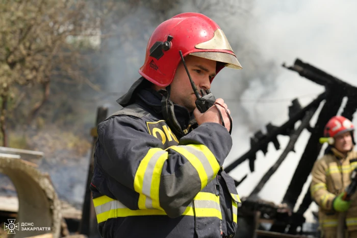 На пожежі в Ужгороді травмувалось двоє людей