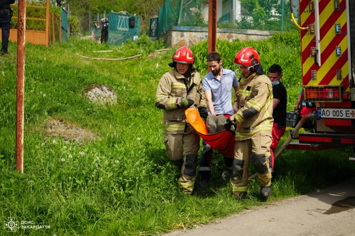 На пожежі в Ужгороді травмувалось двоє людей