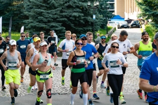 Благодійний марафон в Ужгороді зібрав близько тисячі спортсменів зі всієї України