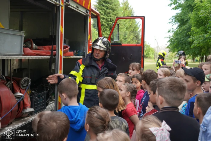 До школярів села Шишлівці на Ужгородщині завітали рятувальники
