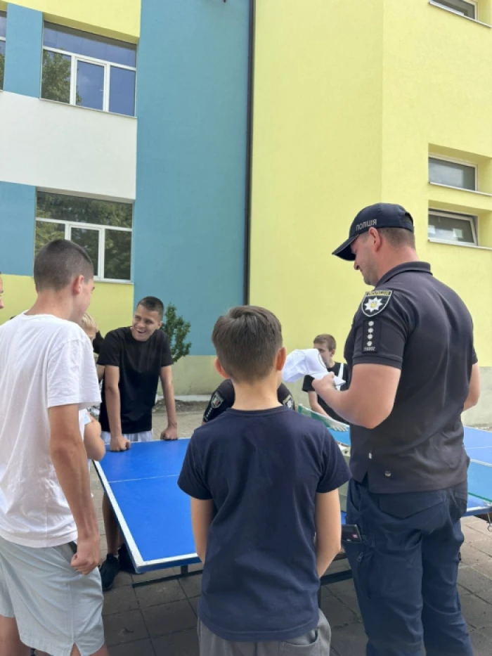 У Чопській громаді влаштували змагання між поліцейськими офіцерами громади та школярами