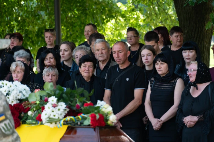 В Ужгороді попрощалися з молодшим сержантаом, гранатометником Віктором Ілларом