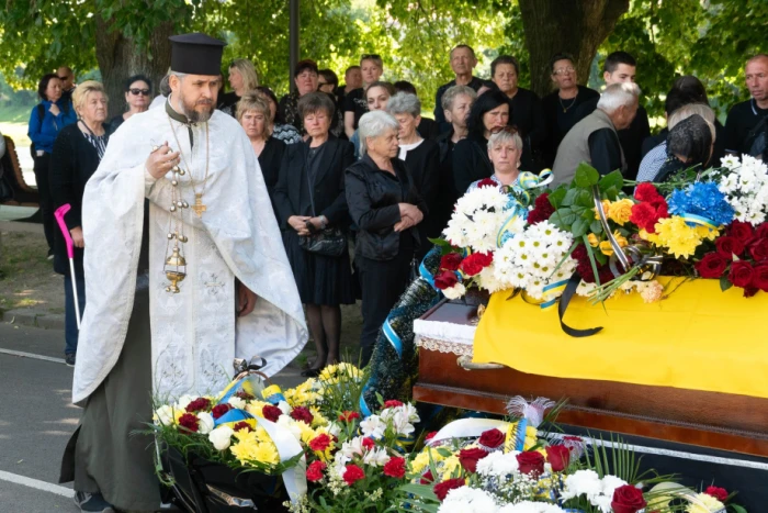 В Ужгороді попрощалися з молодшим сержантаом, гранатометником Віктором Ілларом