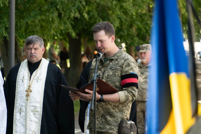 В Ужгороді попрощалися з молодшим сержантаом, гранатометником Віктором Ілларом