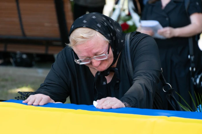 В Ужгороді попрощалися з молодшим сержантаом, гранатометником Віктором Ілларом