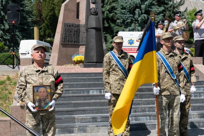 В Ужгороді попрощалися з молодшим сержантаом, гранатометником Віктором Ілларом