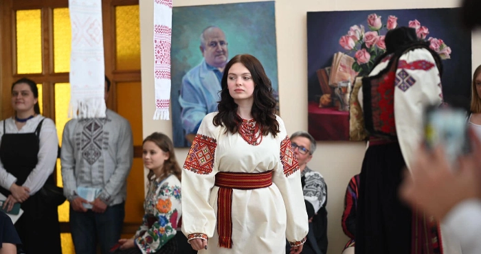 В Ужгородському скансені представили унікальні вишиванки з різних куточків України