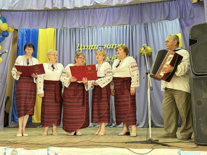 Діти – наші квіти: у Крайникові виступали колективи художньої самодіяльності чотирьох клубних установ2