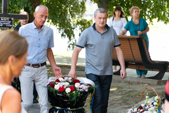 В Ужгороді попрощалися із загиблим на війні захисником Олександром Безегою