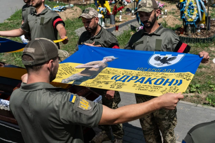 В Ужгороді попрощалися із загиблим на війні захисником Олександром Безегою