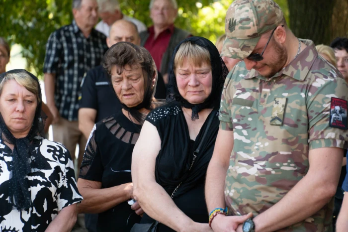 В Ужгороді попрощалися із загиблим на війні захисником Олександром Безегою