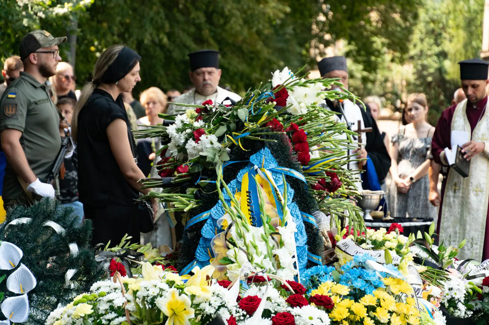 В Ужгороді сьогодні попрощалися із старшим солдатом Юрієм Черяником2