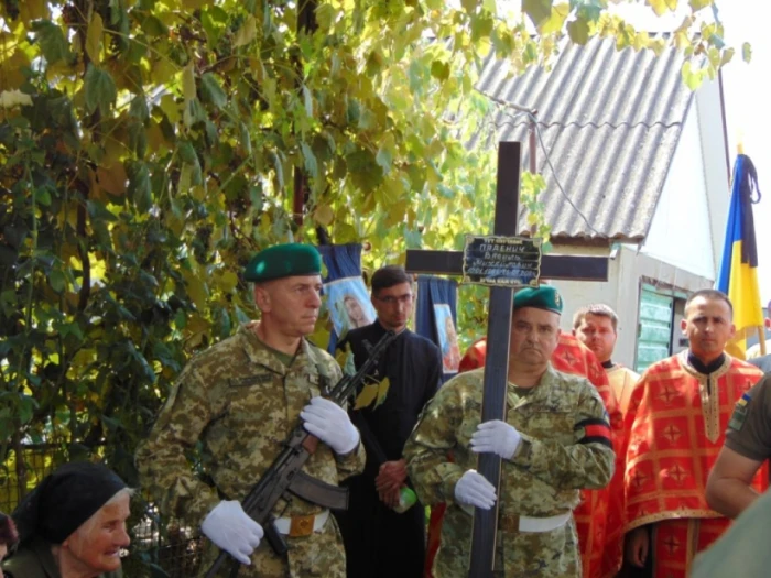 У Чопській громаді попрощалися із захисником Василем Паденичем