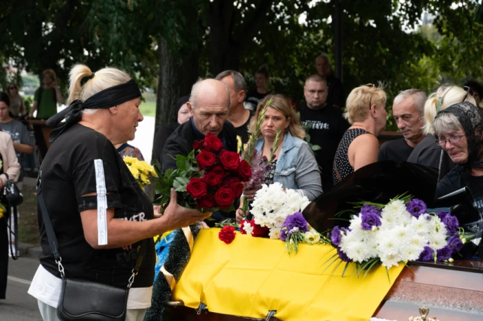 В Ужгороді попрощалися із загиблим на війні захисником Миколою Шестераком