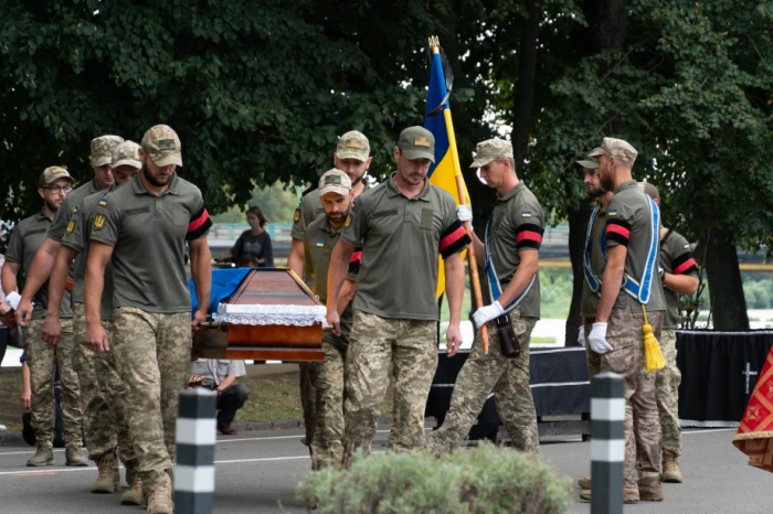 В Ужгороді попрощалися із загиблим на війні захисником Миколою Шестераком