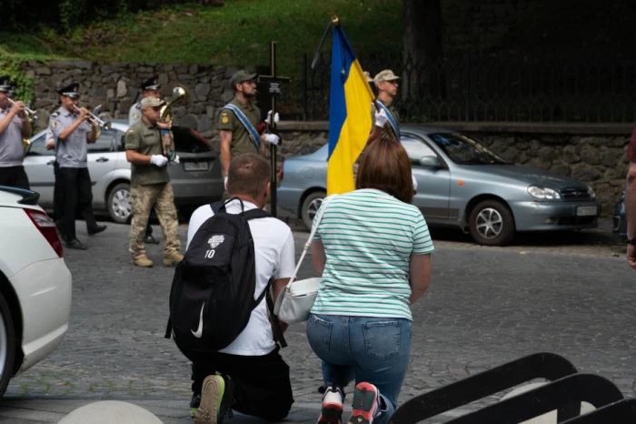 В Ужгороді попрощалися із загиблим на війні захисником Миколою Шестераком