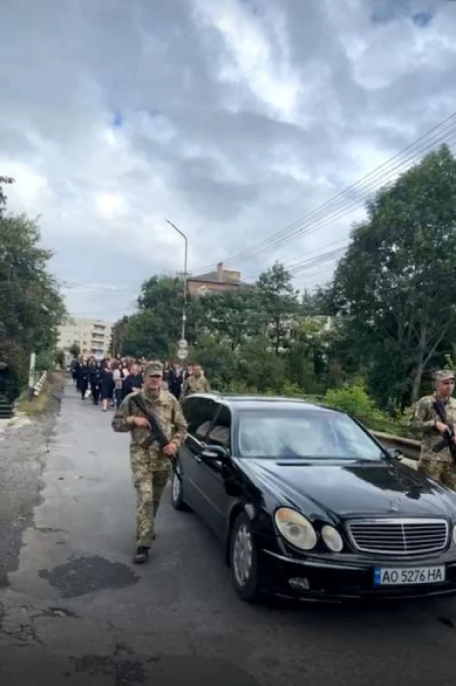 Свалява провела в останню дорогу загиблого на війні захисника України Степана Шимко