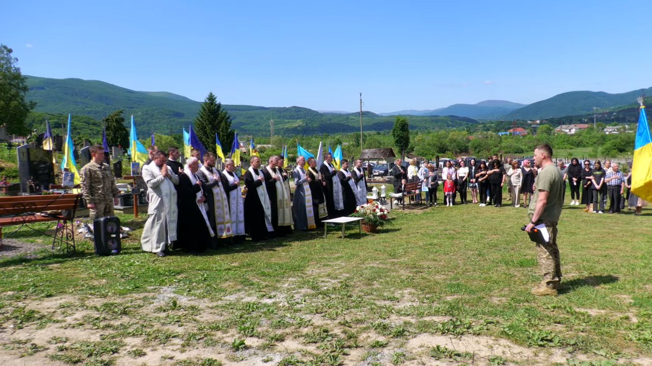 Панахида на Алеї Слави у Сваляві