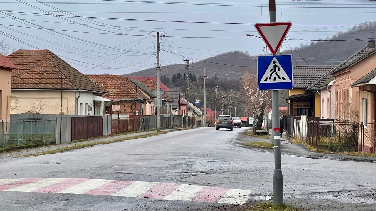 Дорожні знаки у Сваляві