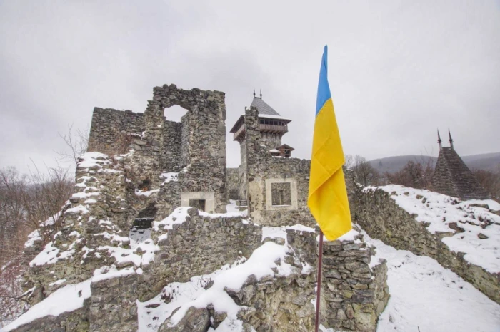 Невицький замок покажуть у новому фільмі про Закарпаття