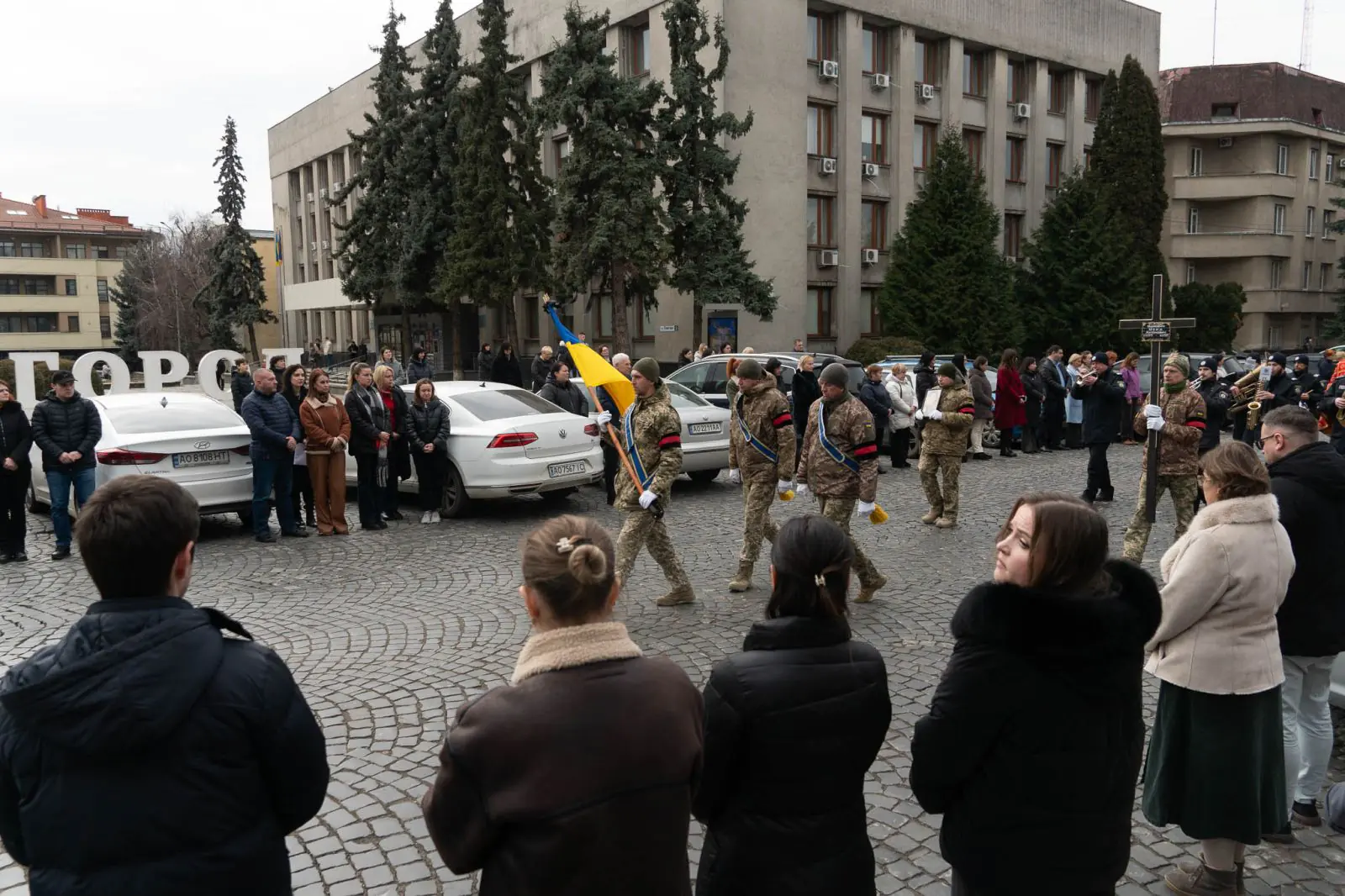 В Ужгороді 28 січня, попрощалися із 46-річним старшим солдатом Мекою Яшковичем3