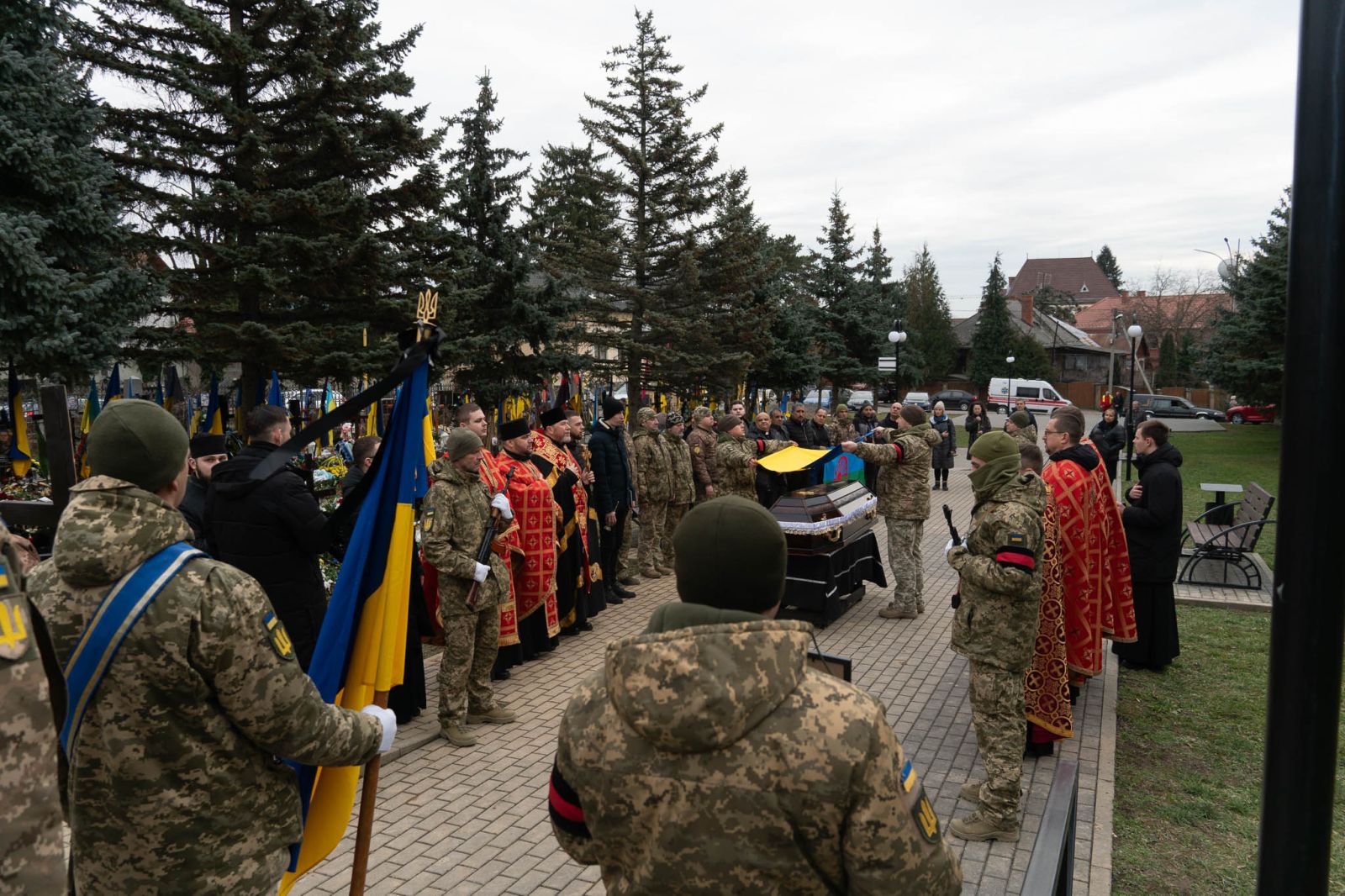 В Ужгороді 28 січня, попрощалися із 46-річним старшим солдатом Мекою Яшковичем0