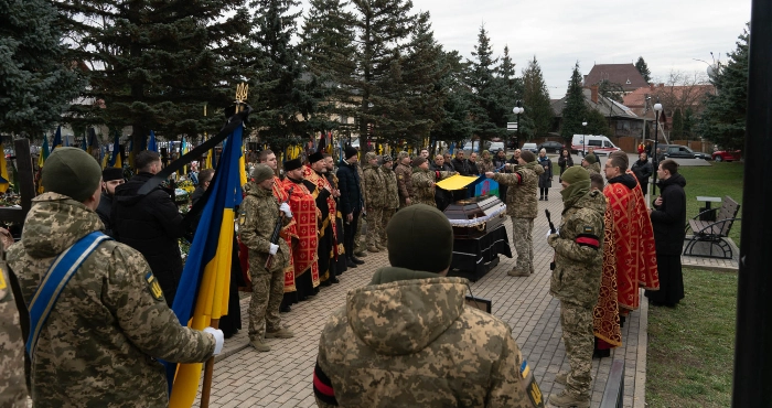 В Ужгороді попрощалися із 46-річним старшим солдатом Мекою Яшковичем