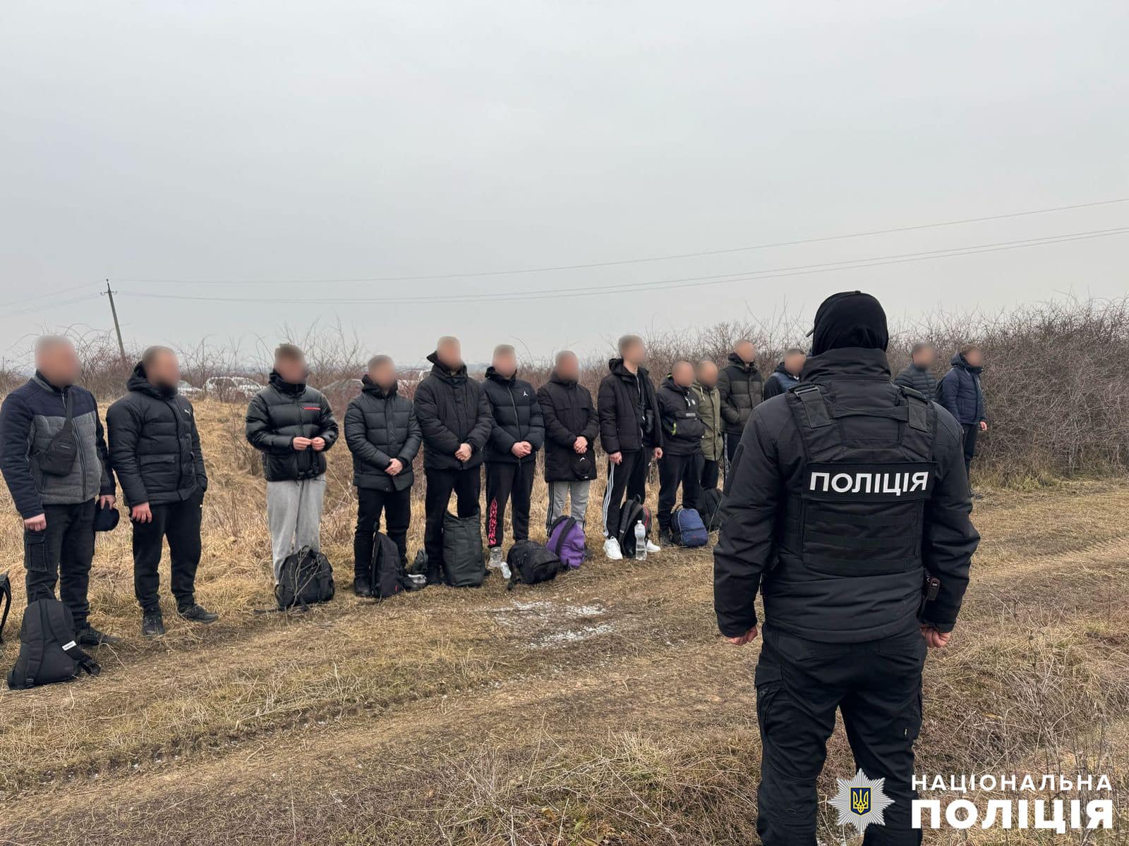 Поліція Закарпаття затримала учасників злочинної схеми, за якою до Угорщини намагалися переправити 16 військовозобов’язаних чоловіків0