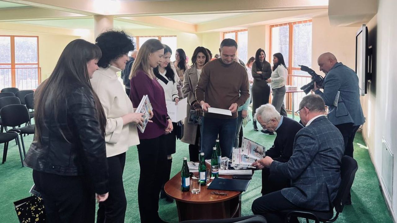 Презентація книги "Питні мінеральні води Свалявщини"