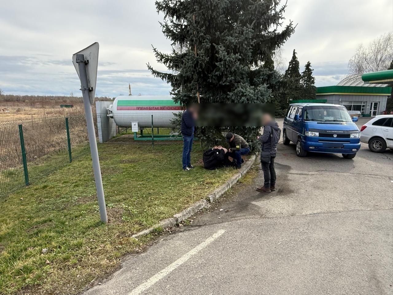 На Закарпатті правоохоронці викрили угруповання, яке переправляло осіб через кордон0